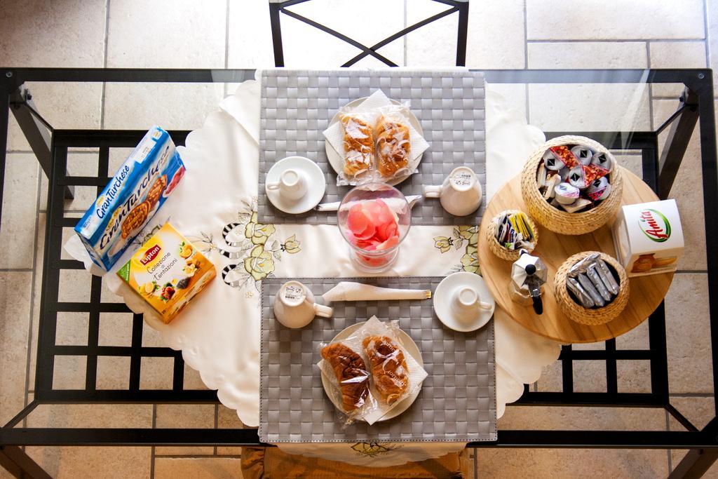 ナポリ Spicchi Di Sole Bed & Breakfast エクステリア 写真