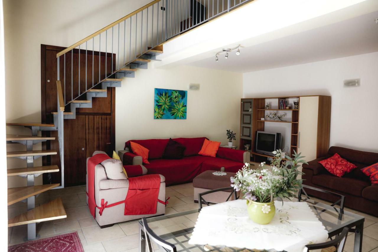 ナポリ Spicchi Di Sole Bed & Breakfast エクステリア 写真