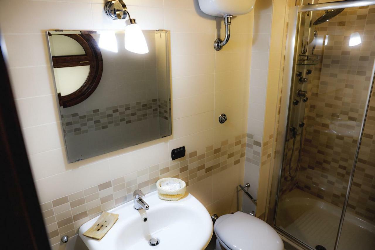 ナポリ Spicchi Di Sole Bed & Breakfast エクステリア 写真