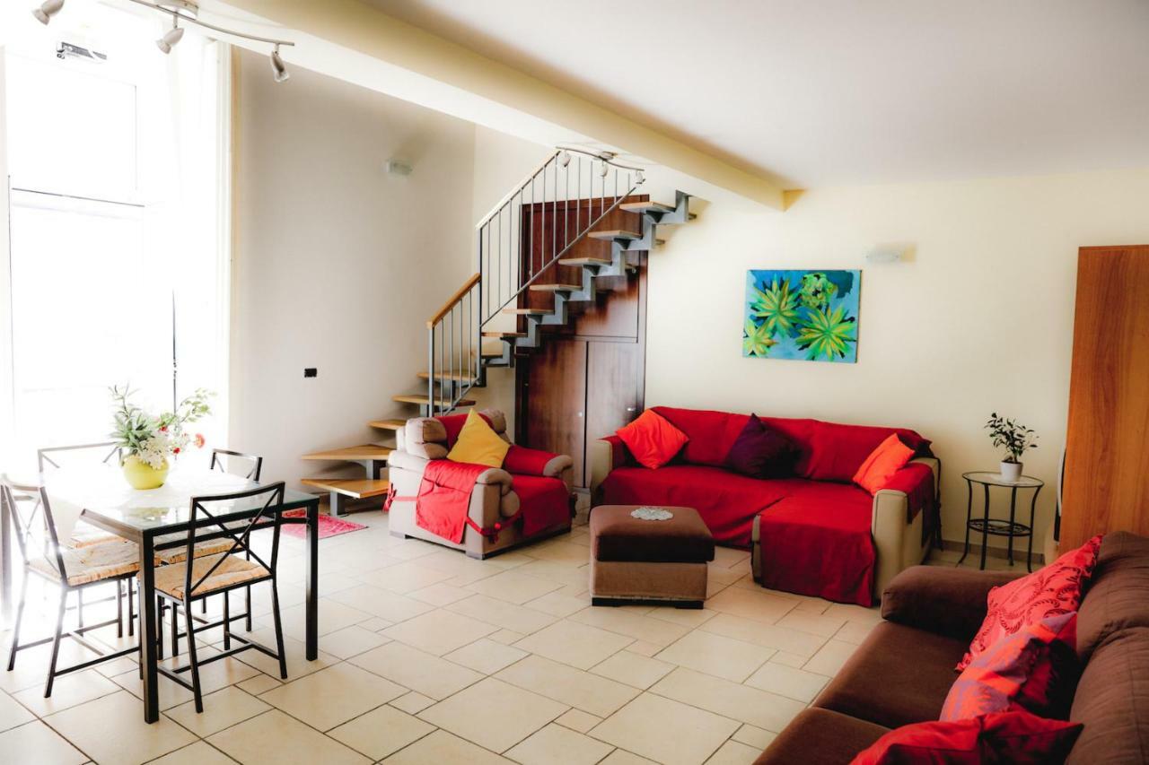 ナポリ Spicchi Di Sole Bed & Breakfast エクステリア 写真